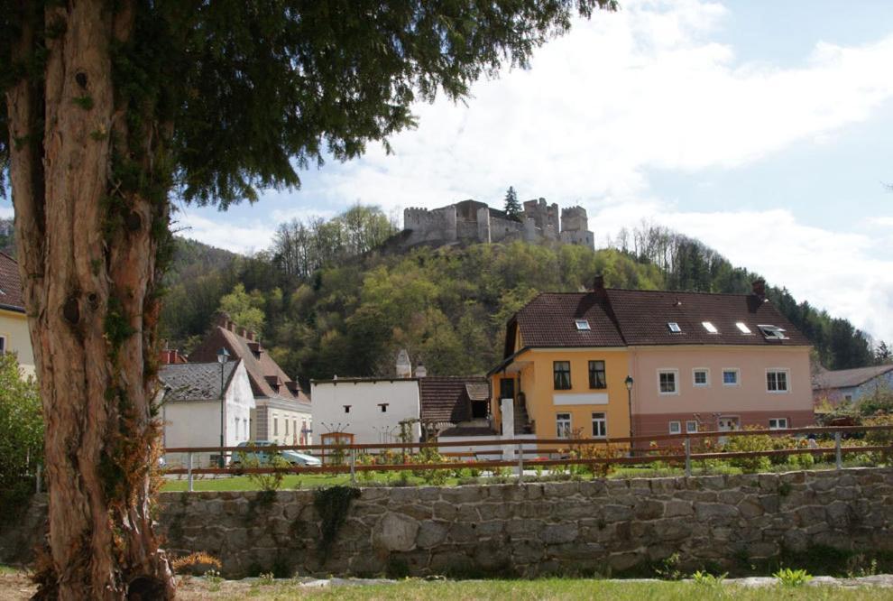 Hotel Post Hoenigwirt Kirchschlag in der Buckligen Welt Buitenkant foto