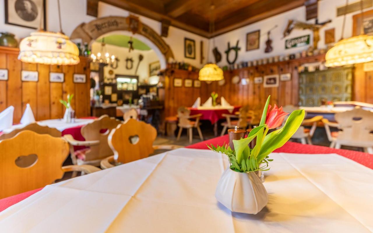 Hotel Post Hoenigwirt Kirchschlag in der Buckligen Welt Buitenkant foto